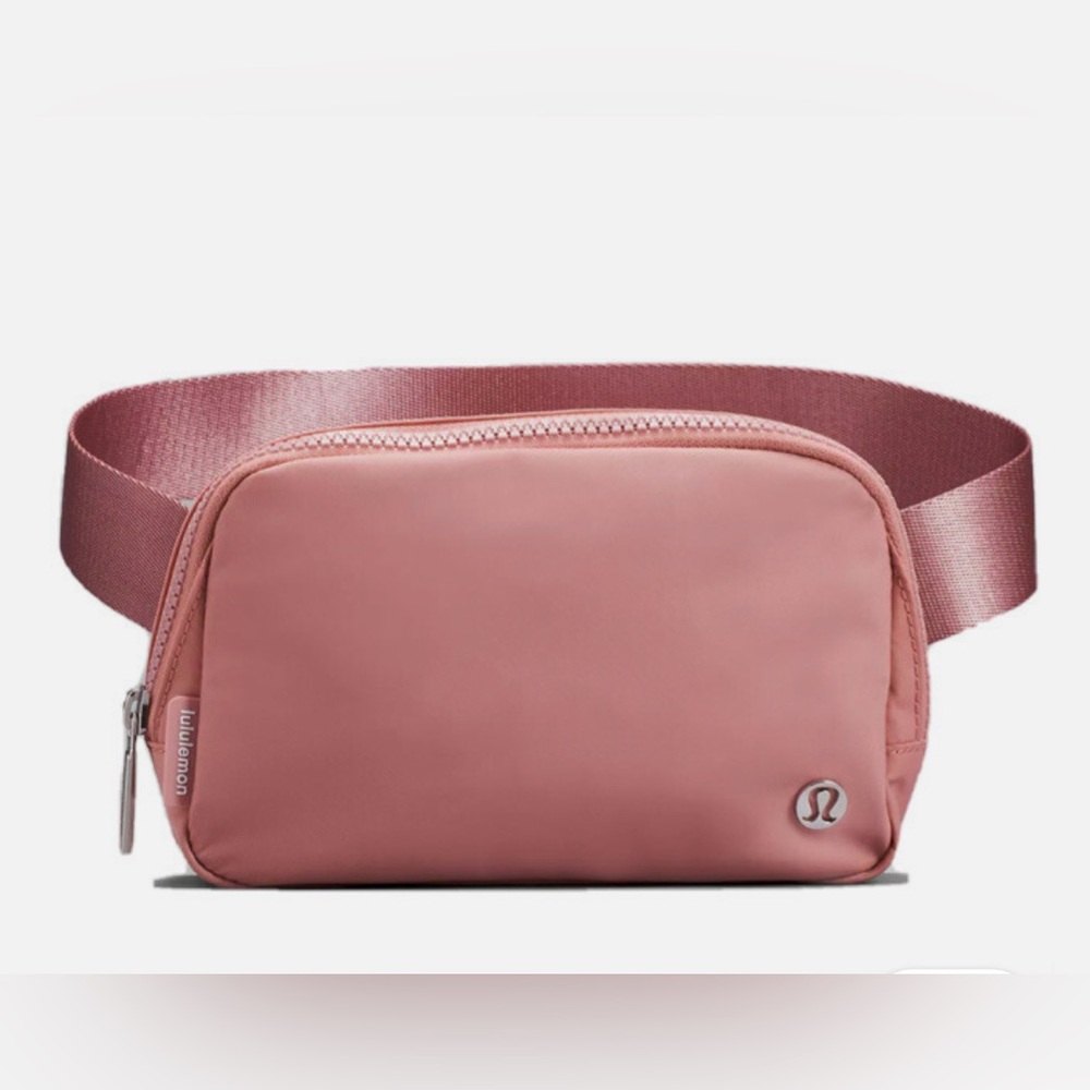 Lululemon Everyday Belt Bag in Briar Rose